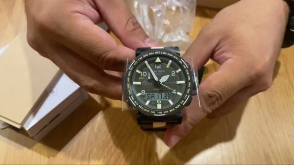 Unboxing of PRO TREK (PRG 650YL)