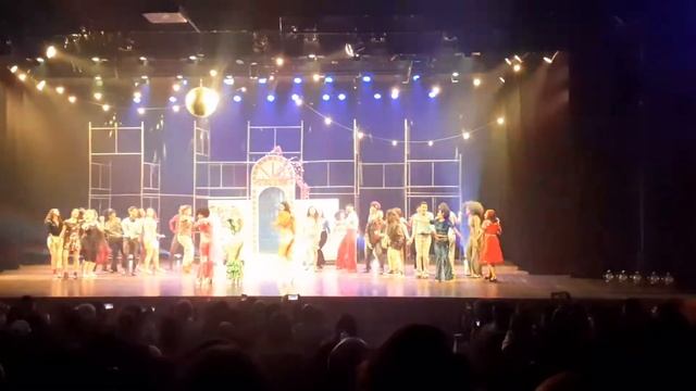Mama mia o musical, dancing queen parte 1 смотреть онлайн