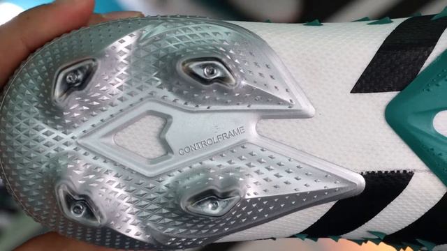 [Boots Magnifier🔎] adidas Predator FREAK+ 'EQT' Pack смотреть онлайн