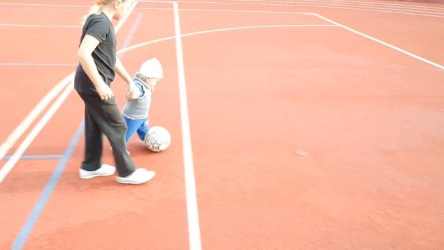 Лев футболист 4 забивает гол !!! смотреть онлайн
