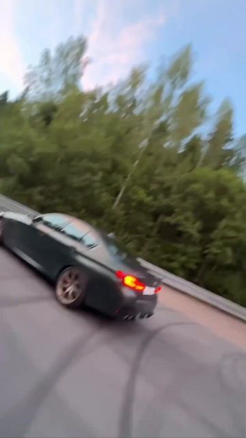 ГОНКА Cls Е 999 ВМ🍌 VS M5 f90 CS🫨 #remix #cls #1000+HP #rek #вытоп 😈 #edit смотреть онлайн