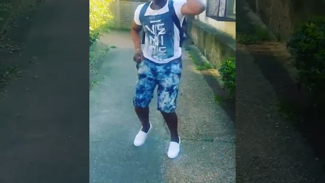 Ero dancing to afro beats (Timaya) смотреть онлайн