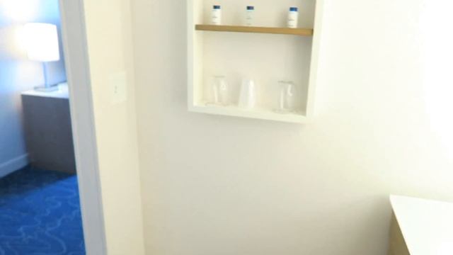 Walt Disney World Dolphin Hotel Room Tour! *Standard* смотреть онлайн