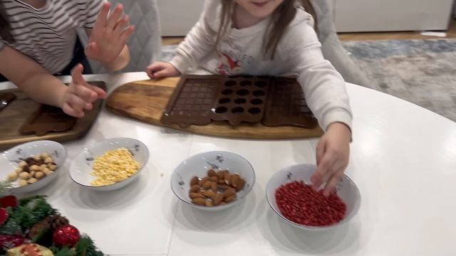 Готовим шоколад 🍫 подпишись🌸 всех любим ❤️🌟 смотреть онлайн