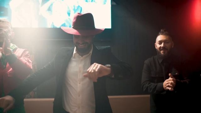 C DE CAMA X Tino JJ X Rey de Copas - Vengo del Moro (Videoclip Oficial) смотреть онлайн