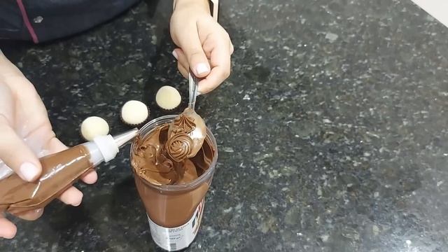 COMO FAZER SEU BICO DE NUTELLA NO BRIGADEIRO DE NINHO смотреть онлайн