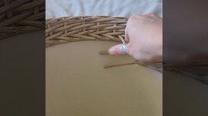 Завершение плетения кашпо из искусственного ротанга.Косичка.