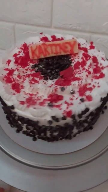 red velvet cake design with chocochips... #youtubeindia #cakedesign #cakedecorating #youtubeshorts смотреть онлайн