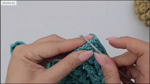 Вяжем маленькую и вместительную сумку крючком