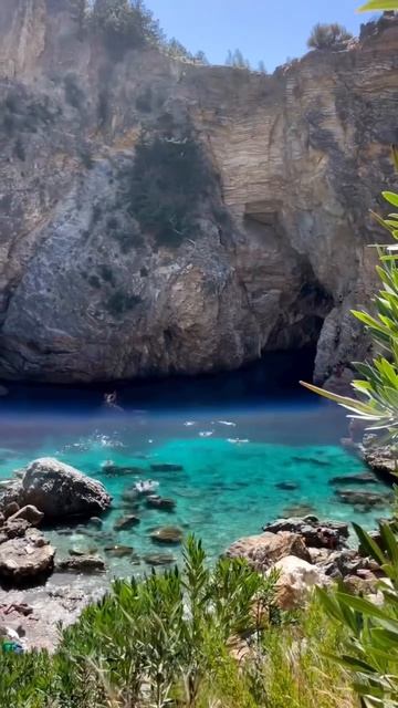 Бухта Делик Дениз. Алания, Турция 🇹🇷 #алания#деликдениз#turkey#visitturkey#damestravel#wanderlust смотреть онлайн