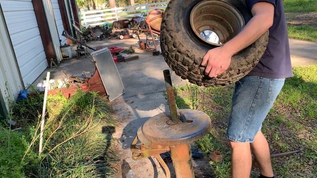 Mule 2510 Tire Repair Part 2 смотреть онлайн