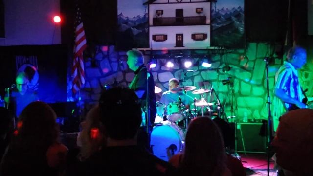 Beckin doing JJ Cale 4 Acres Party 8/13/22 смотреть онлайн