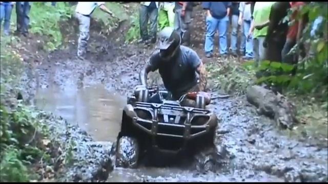 YAMAHA GRIZZLY 700 SNORKLE KIT PLAYING IN MUD!!!! смотреть онлайн