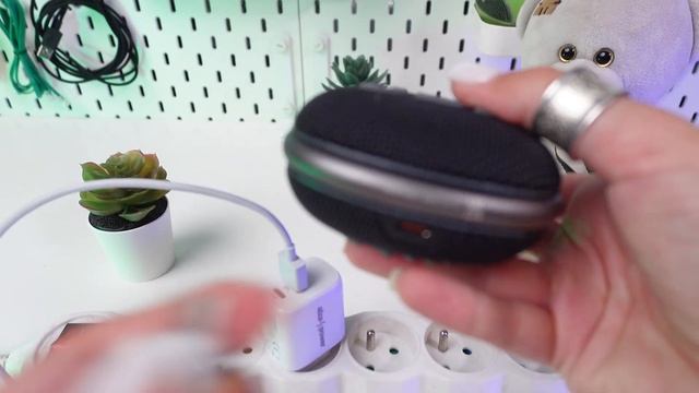 JBL Clip 4 Bluetooth Speaker Won't Turn On - How To Fix