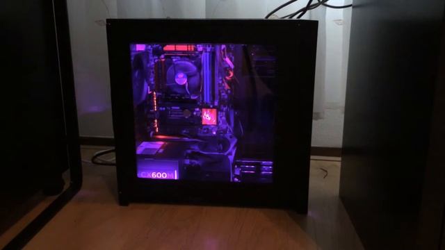 PC Case With Sound Reactive LEDS смотреть онлайн