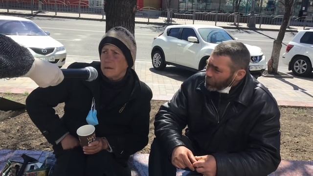 Люди в масках на улицах Мариуполя - ВИДЕООПРОС смотреть онлайн