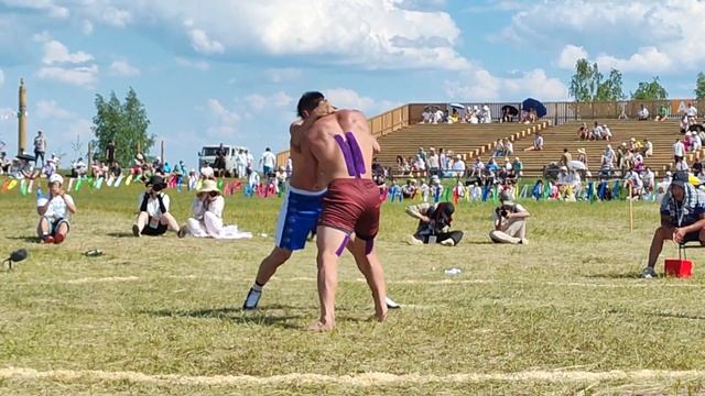 Петр Прудецкий - Айсен Ботуев хапсаҕай Дыгын оонньуулара 25.06.2023 смотреть онлайн