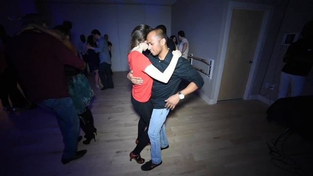MOHAN Y ZOYA Dancing Kizomba @ Black Mamba's Salsa Social смотреть онлайн