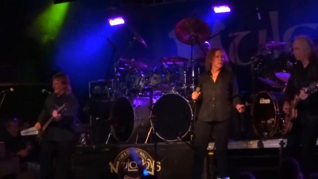 Zebra meets Rat Race Choir 1977! Mulcahy's Wantagh NY 12/2/2017 смотреть онлайн