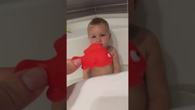 Владосик 1,6. Веселое купание смотреть онлайн