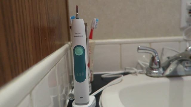 Philips Sonicare 3 Series Rechargeable Toothbrush Review смотреть онлайн