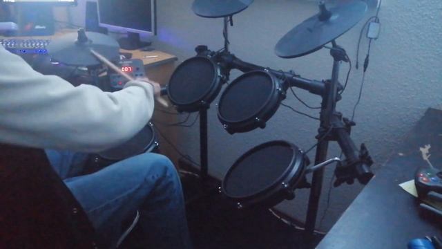 Mes premiers pas à la batterie (5 jours) - Alesis Turbo Mesh Drum смотреть онлайн