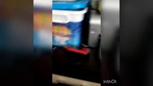Весёлый Школьник показывает свою комнату смотреть онлайн