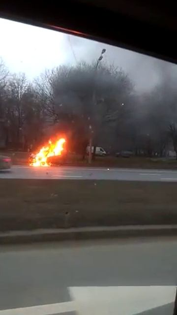 Машина горит!! смотреть онлайн