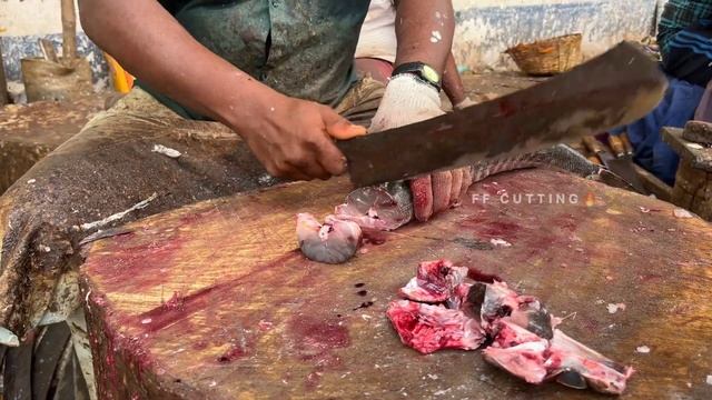 KASIMEDU🔥SPEED SELVAM (SHEELA) BARRACUDA FISH CUTTING | 4K VIDEO | IN KASIMEDU | FF CUTTING🐬🔪🦈 смотреть онлайн