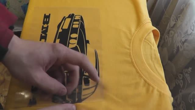 Как напечатать рисунок на футболке в домашних условиях логотип BMW E34 и наклейки на машину. смотреть онлайн