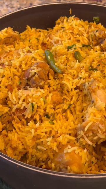 Chicken biriyani cooked by Russian | Бирияни с курицей. смотреть онлайн