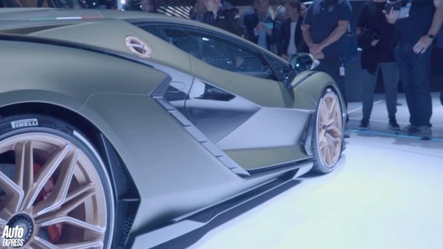 New 2020 Lamborghini Sian - Lambo goes green with 808bhp V12 hybrid смотреть онлайн