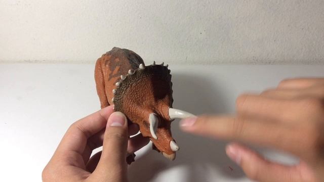 Mattel Jurassic World Fallen Kingdom Roarivores Triceratops figure review смотреть онлайн