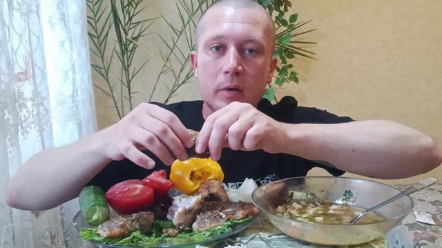 МУКБАНГ. РЫБНЫЙ СУП, ЖАРЕННАЯ КАМБАЛА И ПЕЛЕНГАС, СВЕЖИЕ ОВОЩИ. ПРИЯТНОГО АППЕТИТА 😉😋 смотреть онлайн