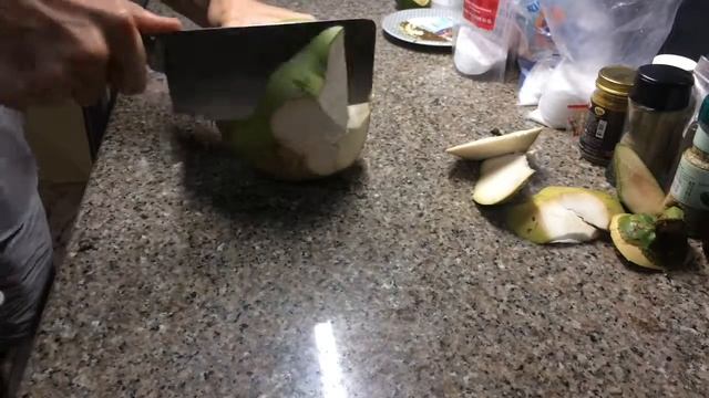 How open a coconut. Как открыть кокос смотреть онлайн
