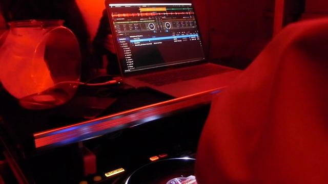 Gig Log #5 Valentine's Fraternity Party смотреть онлайн