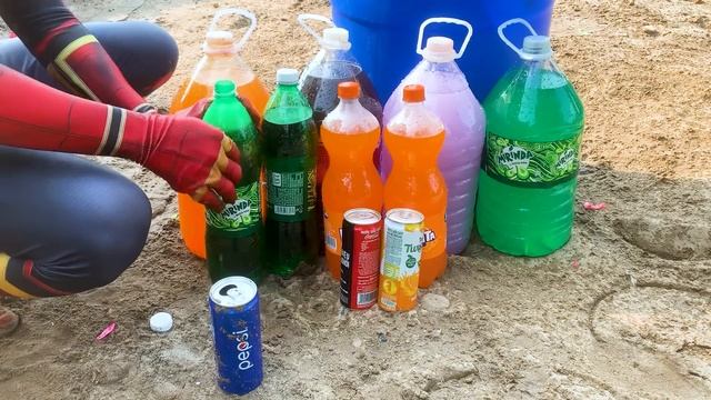Spiderman Experiment orbeez, Coca cola, Fanta, Mirinda, Sprite | Pour water Tech 300 Liter смотреть онлайн