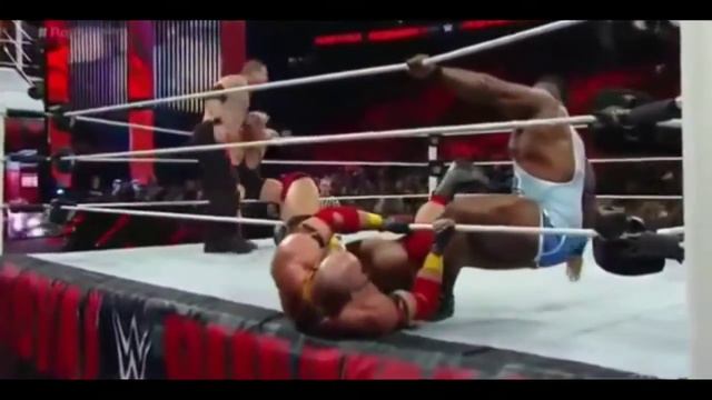 Wwe 2018 replay the roman reigns vs braun strowman rock &B show смотреть онлайн