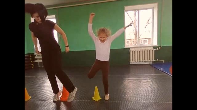 Физкультура (упражнения с конусом) смотреть онлайн