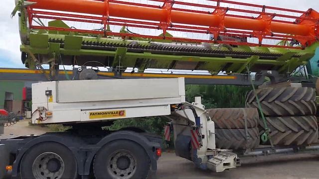 Convoi Exceptionnel avec la Claas tucano 570 ( 27m de long)😱💨 смотреть онлайн