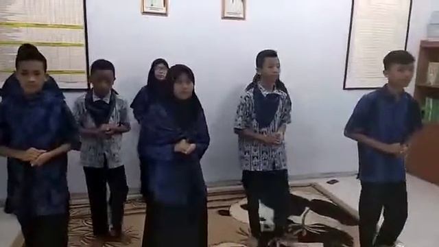 Jereh Bu guru feat kelompok 2 kelas VIII B смотреть онлайн