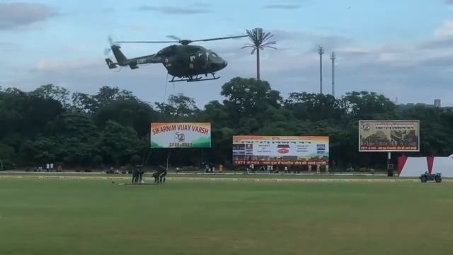 HAL Dhruv helicopter of Indian Army at Swarnim Vijay Varsh program in Jaipur. смотреть онлайн