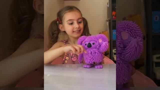 Unboxing my Jiggly Pets Koala смотреть онлайн