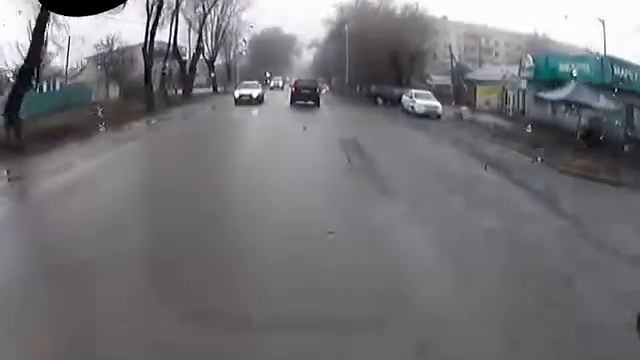 Алматы. Знак 40 стоит перед перекрестком 20150217 1118 смотреть онлайн