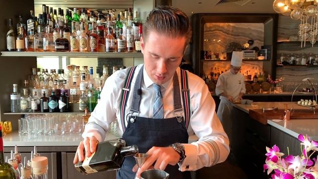 Michele Mariotti from MO Bar (Singapore): Coffee Negroni смотреть онлайн