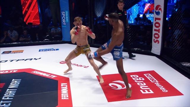 #AndNew! Frans "BLACK MAMBA" Mlambo udusił Magarda | FEN 34 Highlights смотреть онлайн