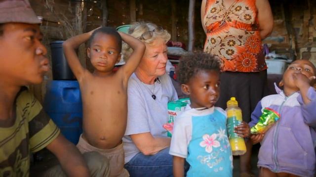 IFAW South Africa - Community Led Animal Welfare (CLAW) смотреть онлайн