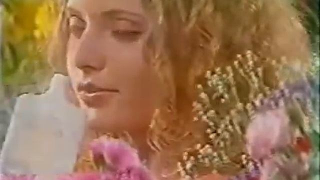 Comercial Rita Guedes 1995 - HIDRATANTE MONANGE смотреть онлайн