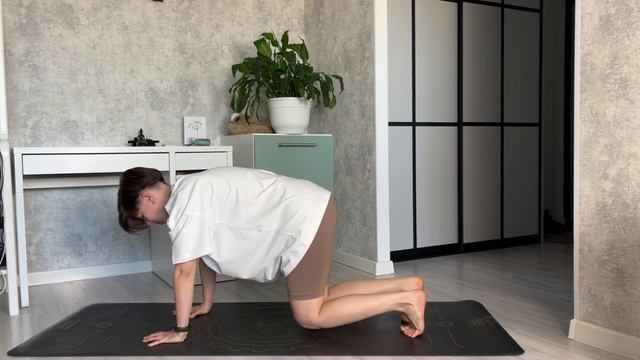 Йога-зарядка. Направляем внимание внутрь тела смотреть онлайн