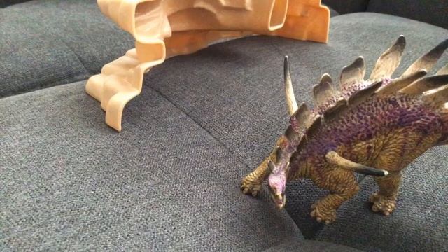 FFO Ultimate: Round 1, Fight 30: Kentrosaurus vs Tropeognathus смотреть онлайн